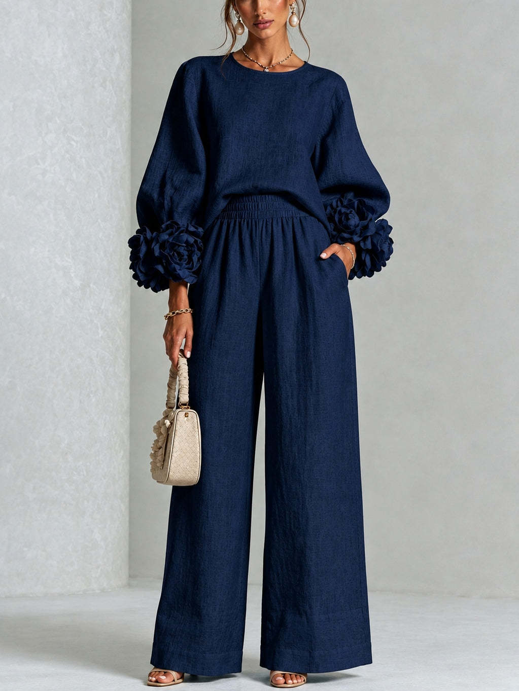 Top con Puños Florales y Pantalón Ancho
