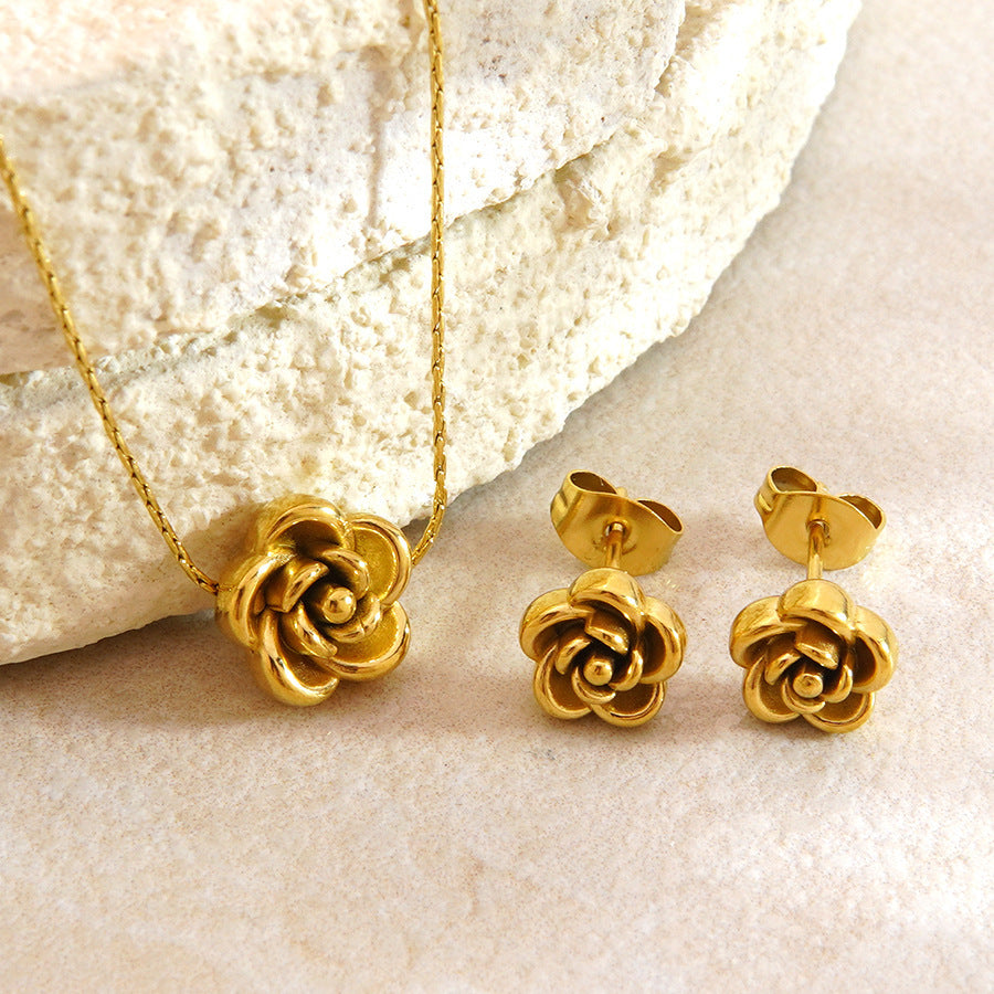 Set de Collar y Pendientes de Flores