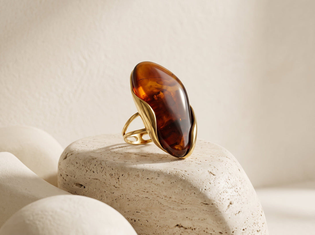 Anillo Geométrico de Resina con Baño de Oro 18K